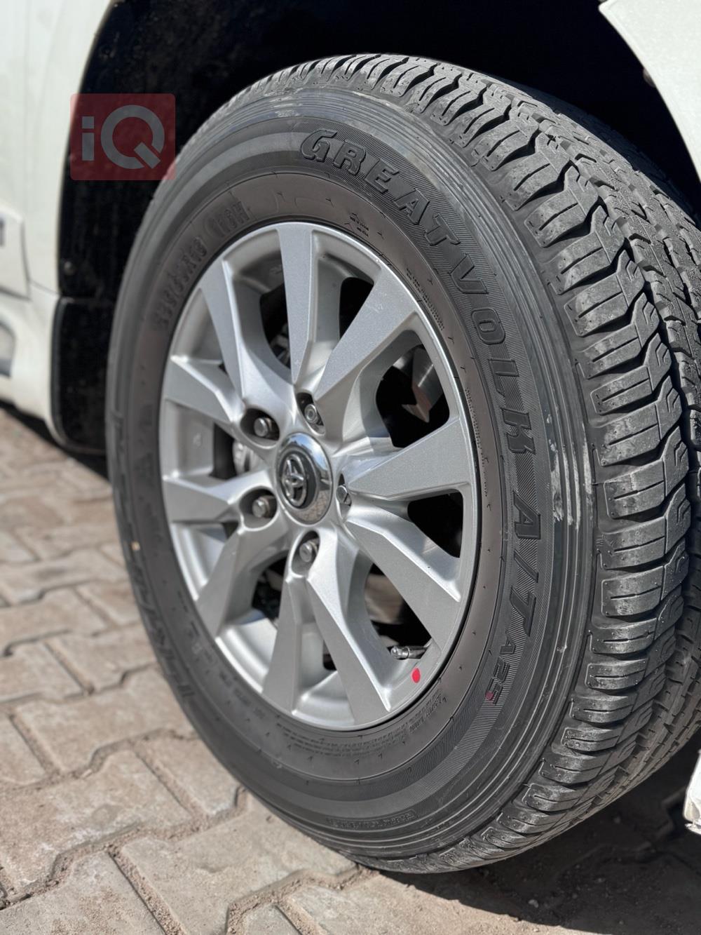 تۆیۆتا لاند کروزەر